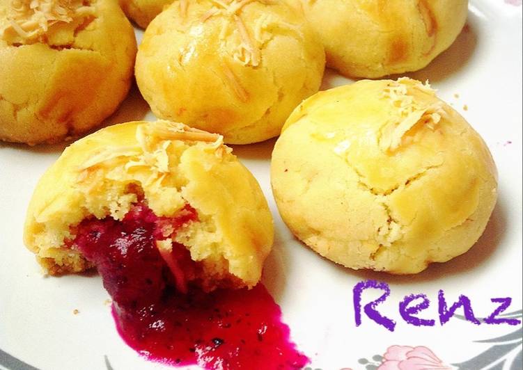 Nastar keju buah naga