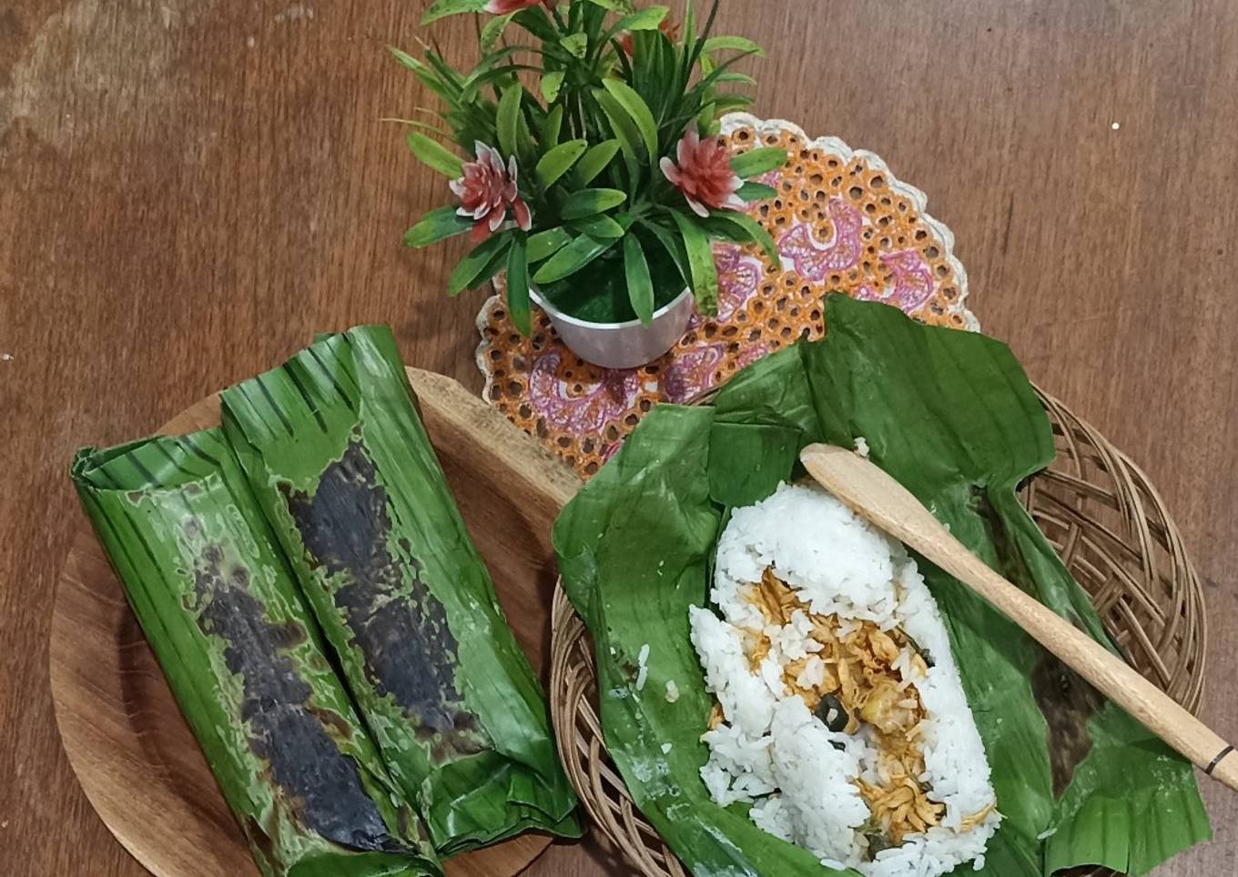 Nasi bakar Ayam Suwir Kemangi