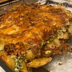 A picture of Spinach, Ricotta & Beef Pasta Shells Bake.