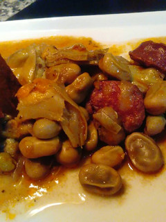Una foto de Habas Estofadas, con Alcachofas y Chorizo