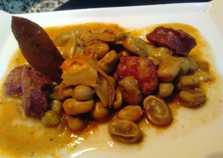 Habas Estofadas, con Alcachofas y Chorizo