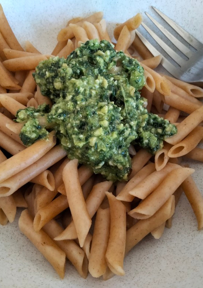 Una foto de Pasta al pesto de acelgas