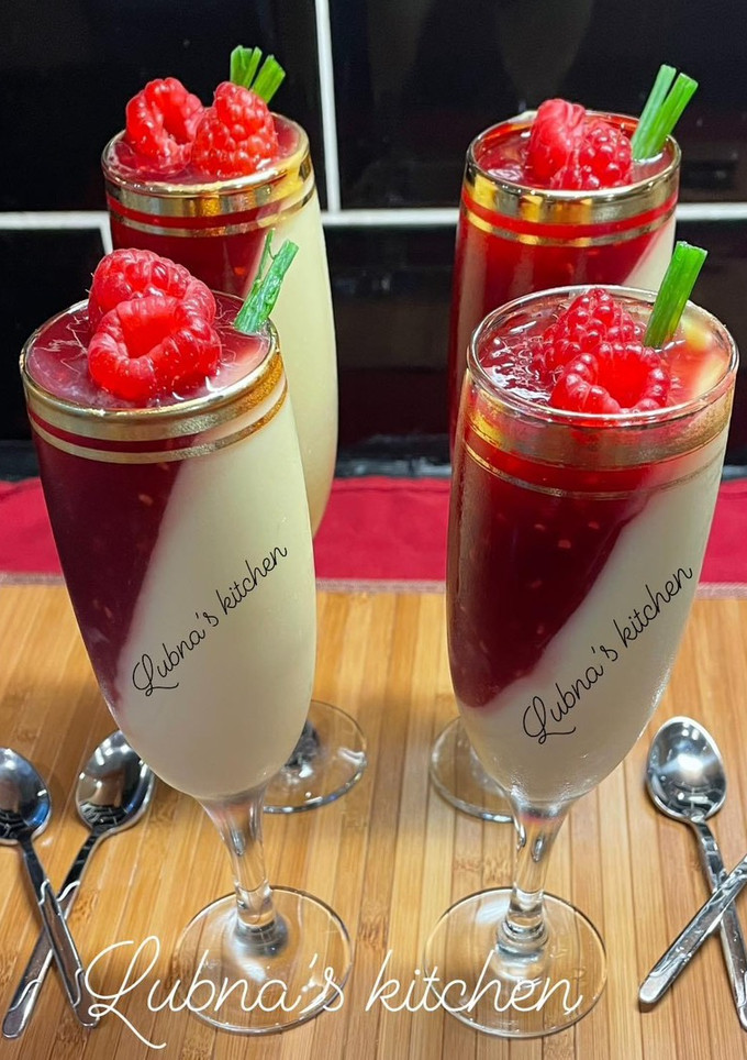 A picture of VANILLA PUDDING WITH RASPBERRY SAUCE:.