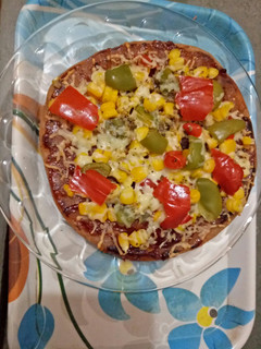 પીઝા(pizza recipe in Gujarati recipe in gujarati) રેસીપી મુખ્ય ફોટો