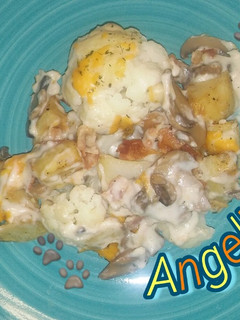 Una foto de Coliflor Horneada a mí Gusto con Salsa Bechamel😋