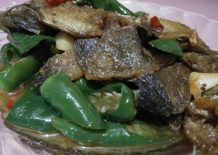 INI DIA! Resep Rahasia Ikan Sepat Cabai Hijau