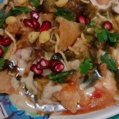 A picture of Papdi Chaat.