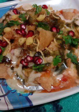 A picture of Papdi Chaat.