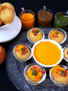 आमरस पानी पूरी (Aamras pani puri recipe in hindi) रेसिपी मुख्य फोटो