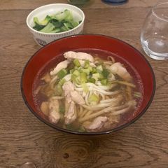 A picture of Comforting chicken udon.
