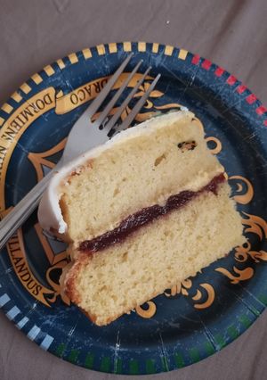 A picture of Victoria sponge.