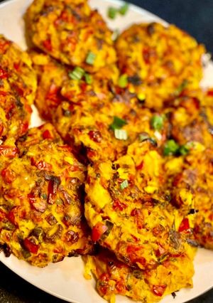 A picture of Roasted bell pepper fritters.