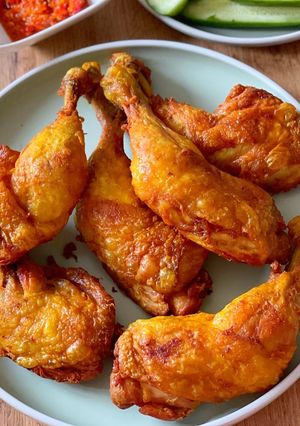 Foto resep Ayam Goreng Bumbu Kuning“ Versi Pecel Ayam “