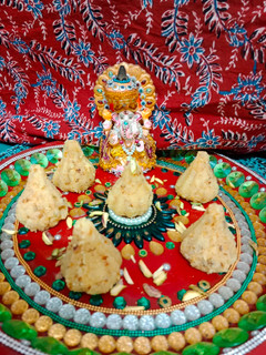 मावा मोदक (Mawa Modak recipe in hindi) रेसिपी मुख्य फोटो