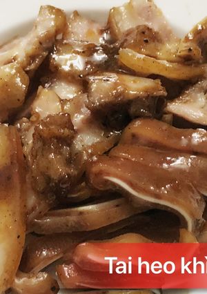 Hình của món Tai heo khìa nước dừa.