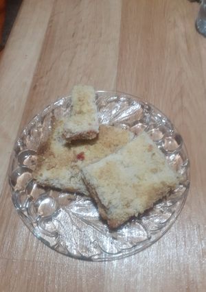 Una foto de Tarta de ciruelas en almíbar