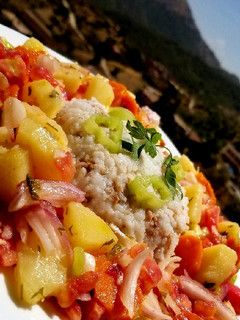 صورة لوصفة سلطه خضار مع الأرز بالتونه🐼🌺👍