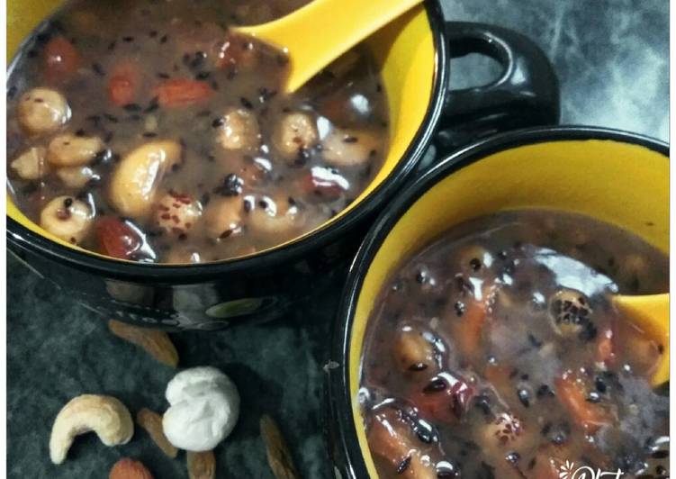 Dryfruits Jaggery soup