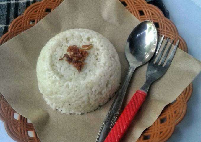 Nasi uduk (dari nasi sisa)
