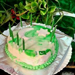 A picture of Heart Vanilla marble cake.