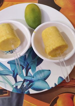 मैंगो कस्टर्ड आइसक्रीम (Mango custard ice cream recipe in Hindi) रेसिपी मुख्य फोटो