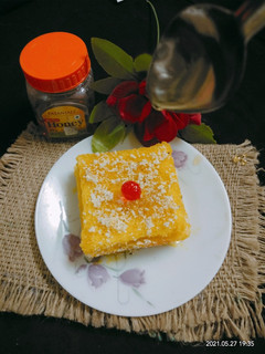 ईंस्टेन्ट हनी केक (instant honey cake recipe in Hindi) रेसिपी मुख्य फोटो