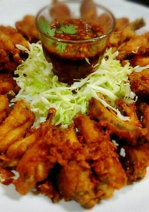 รูปของ ปีกไก่ภูเขาไฟ น้ำจิ้มลาวา