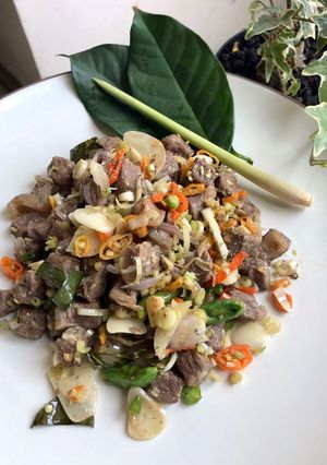 Foto resep Oseng daging sambal matah