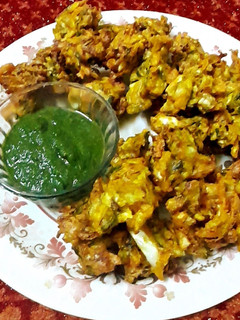 बन्दगोभी के पकौड़े (band gobi ke pakode recipe in Hindi) रेसिपी मुख्य फोटो