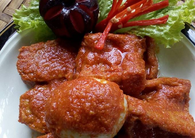 Tempe,Tahu,Telur bumbu Bali