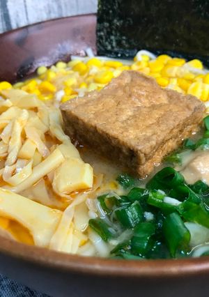芝麻醬味噌玉米拉麵 的食譜成品照片