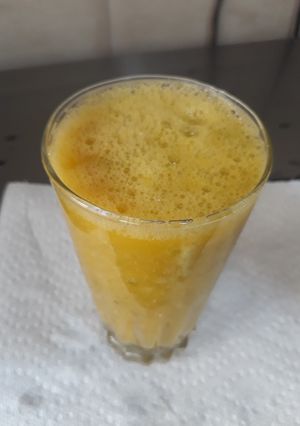 A picture of Mango and cucumber smoothie.