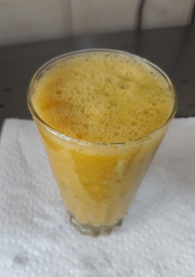 A picture of Mango and cucumber smoothie.