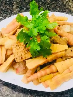 Hình của món Thịt kho măng.