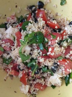 Una foto de Ensalada caprese de bulgur