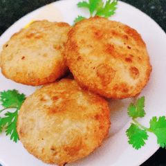 A picture of Sooji ki kachori.