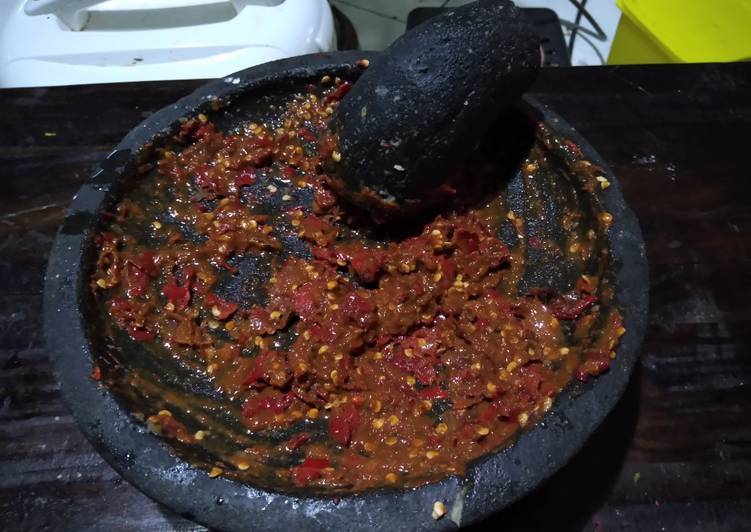 Langkah Mudah untuk Menyiapkan Sambel ebi yang Enak Banget