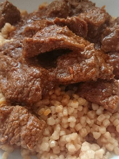 Vörösboros marhapörkölt recept fotója