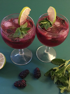 A picture of Blackberry mojito.