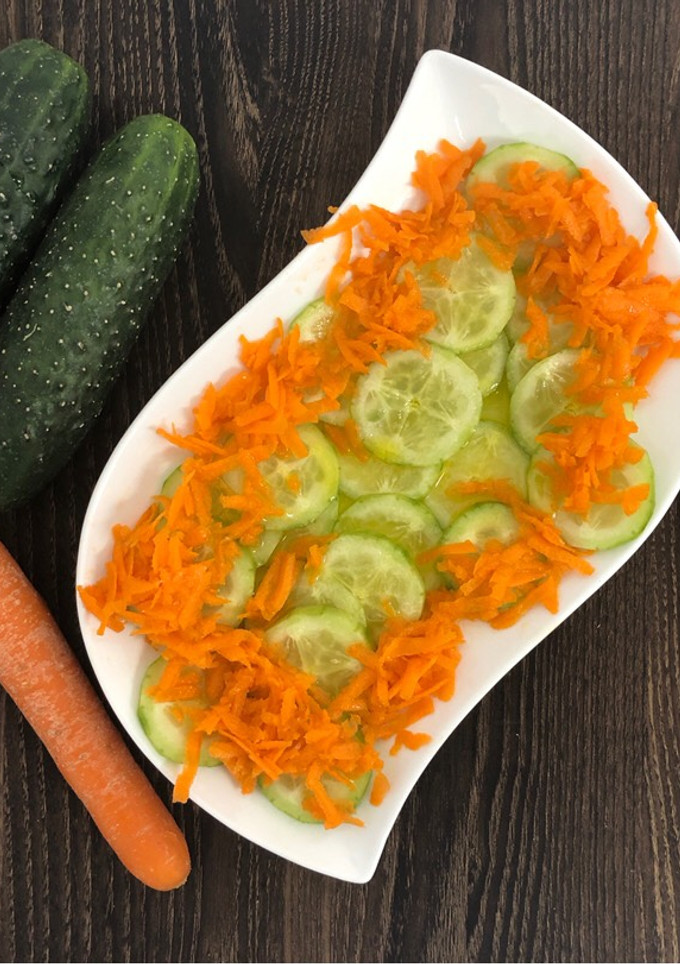 Una foto de Ensalada de pepino. Muy veraniega