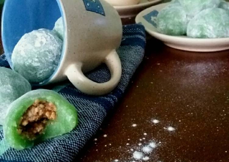  Resep  Kue Mochi Isi Kacang  Tanah  Kenyal Enak oleh Izza 