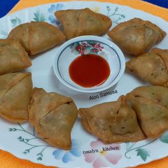 A picture of Aloo Samosa.