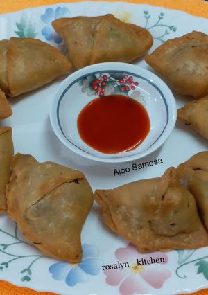 A picture of Aloo Samosa.