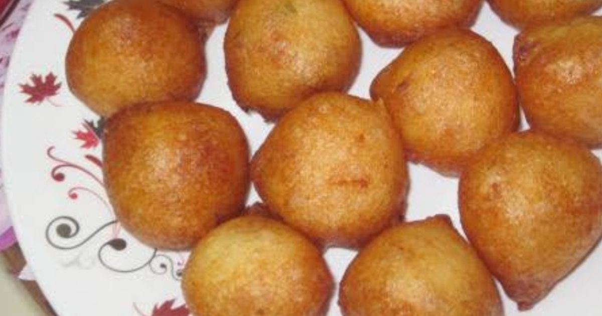Aparna Raja மைசூர் போண்டா (Mysore Bonda Recipe In Tamil) இவருடைய ரெசிபி Aparna Raja ...