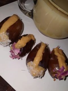 عکسی از دستور خرما با کره بادام زمینی 🌸