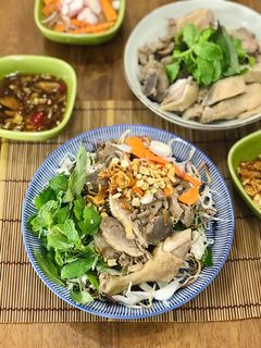 Hình của món Gỏi vịt bắp cải & cháo vịt.