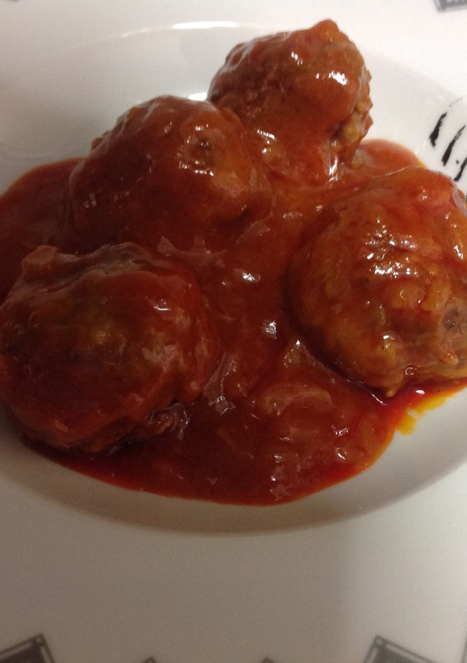 Una foto de Albóndigas con tomate