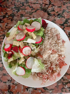 Una foto de Ensalada con risotto casero