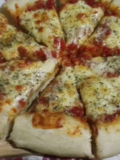 Una foto de Pizza 🍕 más liviana. Masa 12 horas ⏲️ o ➕