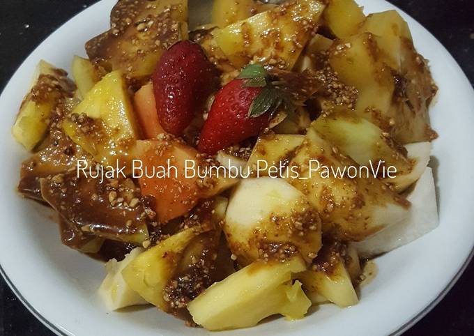 Cara Membuat Rujak Buah Bumbu Petis Enak Dan Mudah